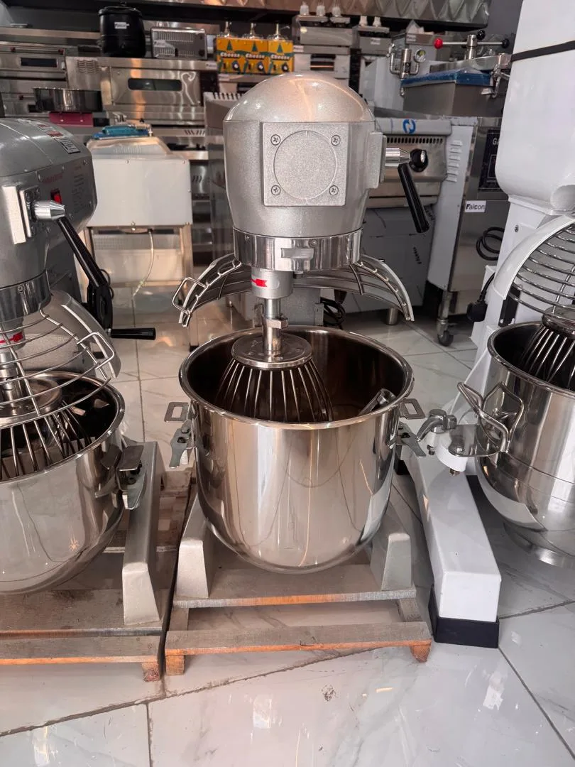 Commercial planetary mixer with whisk and stainless bowl